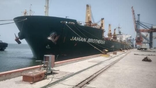 Gwadar Port par Bangladeshi jahaz langar andaz, 53 hazar metric ton se zaid steel billets ki transshipment