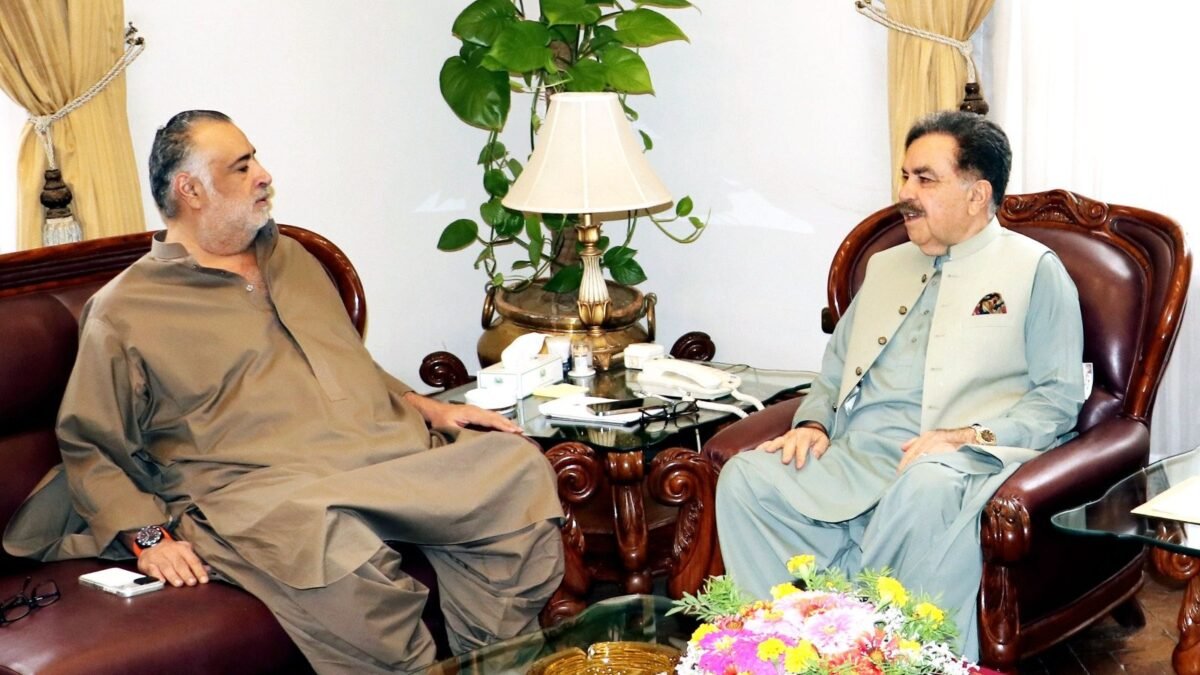 Governor Jaffar Khan Mandokhel se Senator Dostain Domki, Vice Chancellor Turbat University aur Sardar Babar Musakhel ki mulaqaatein