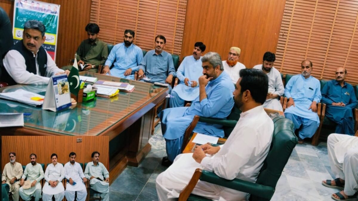 Usta Muhammad DCC ijlas: 30 July tak zer-e-tameer mansoobe mukammal karne ka hukm, police o customs ki ghair hazri par barhami