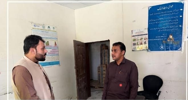 Turbat: Assistant Commissioner Dasht Nadeem Iqbal Bangulzai ka sarkari mahkamon ka daura, ghair hazir amle ke khilaf karrawai ki hidayat