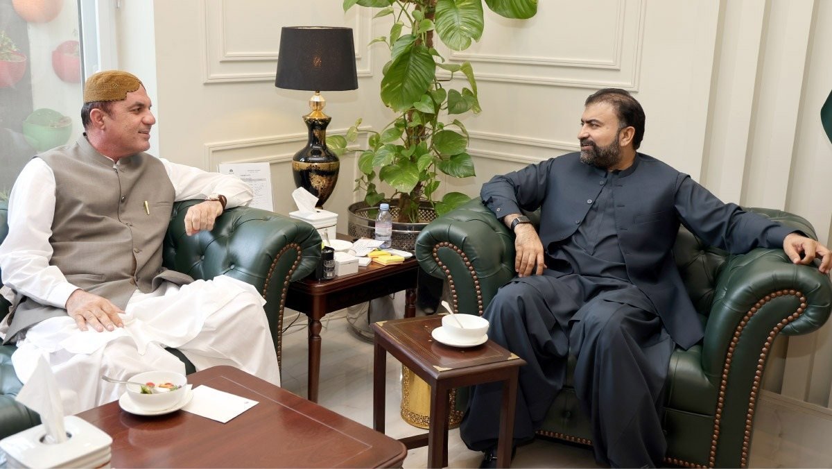 Chief Minister Sarfraz Bugti se Speaker Abdul Khaliq Achakzai, Nawabzada Hamza Zehri, Maulana Hidayat ur Rehman aur deegar ki mulaqatein