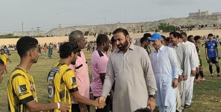 Gwadar: Shaheed Zakir Baloch Jashn-e-Azadi Football Cup mein Shahid Memorial Karachi ne DFA Hub ko 4-0 se hara diya
