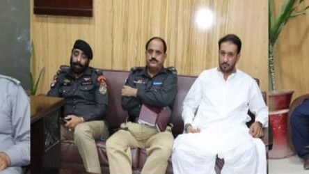 Quetta mein petrol pumps ke zer-e-iltawa NOC cases ka jaiza, Additional Deputy Commissioner Muhammad Anwar Kakar ki zer-e-sadarat ijlas
