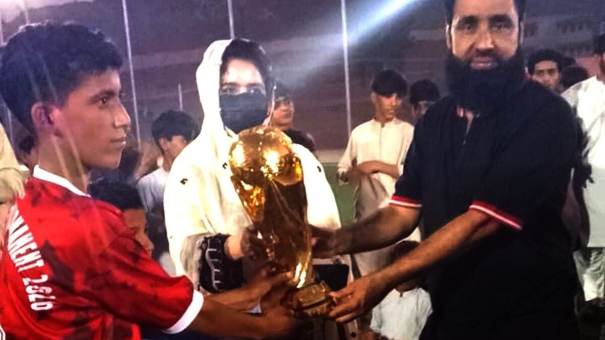 Pehla All Khuzdar Under-12 Futsal Tournament: Farhan Academy ne penalty kicks par Mohsin Hasan Academy ko hara diya