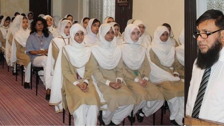 NAB Balochistan ka Leaders Odyssey School and College Quetta mein ‘corruption ke khatme mein talba ka kirdar’ par aagahi lecture