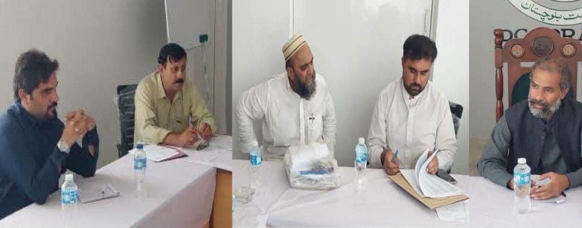 Loralai mein zilai taleemi group ka ijlas; asatiza ki ghair hazri par qawaid ke mutabiq karrawai ki hidayat