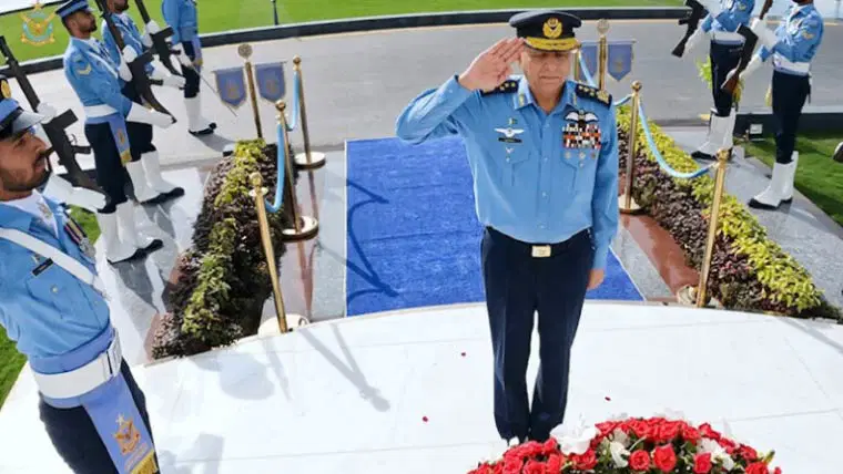 Madar-e-watan ka difa muqaddas amanat, sabit qadmi se nibhate rahenge: Air Chief Marshal