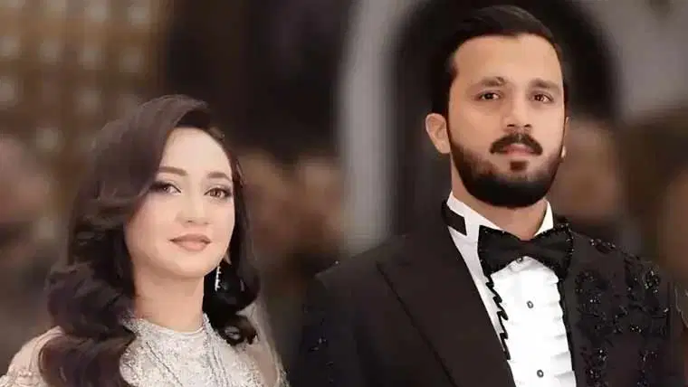 Rajab Butt ne phir sabiq ahliya Iman Asad ko hatak-e-izzat ka qanooni notice bhijwa diya