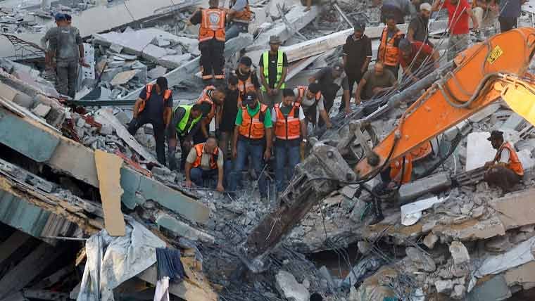 Gaza mein beghar khandanon ko panah dene wali imarat munhadim, 21 Palestinian jaan bahaq