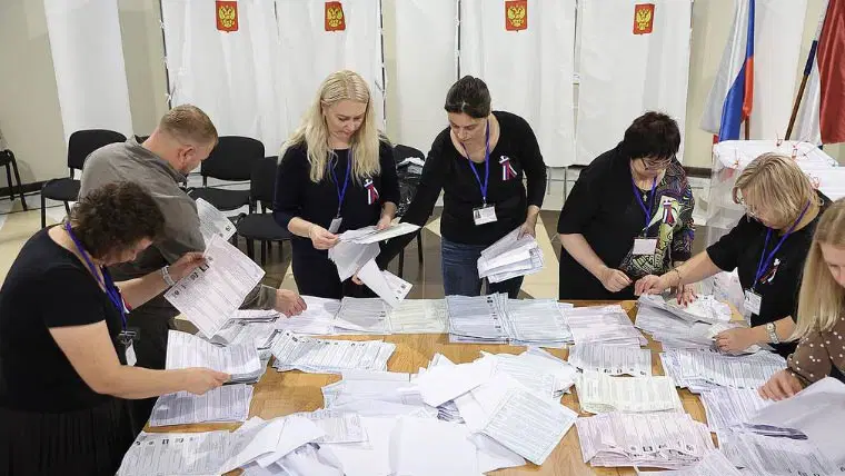 Russi State Duma ke election: Sadr Putin ki hami jamaat United Russia ko wazeh bartari