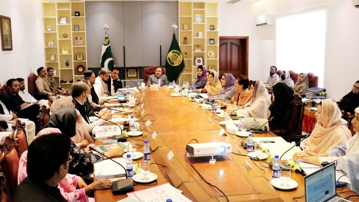 Governor Jafar Khan Mandokhail ki zair-e-sadarat Women University ka Senate ijlas, campuses ke contract mulazimin regular honge