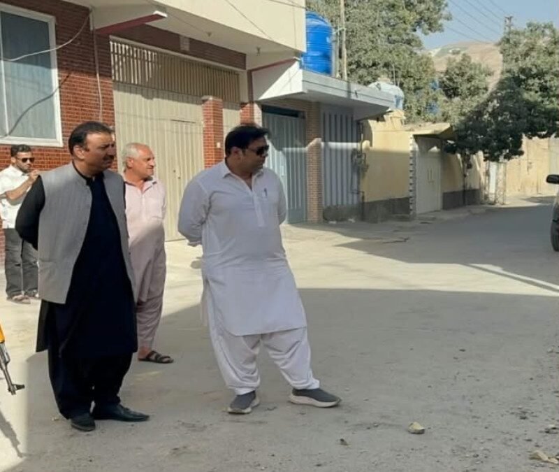 Chief Minister Balochistan ke hukm par Quetta ke Toghi Road par band rasta khol diya gaya, deewar gira kar amad-o-raft bahal