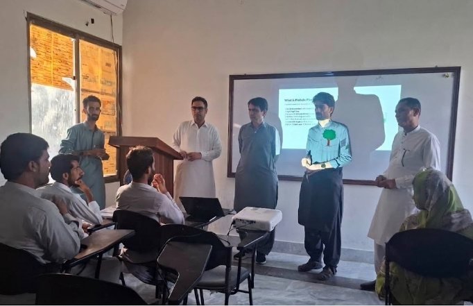 University of Turbat ke Pro Vice Chancellor Dr Kamal Ahmed ka City Campus mein AI aur IT classes ka daura