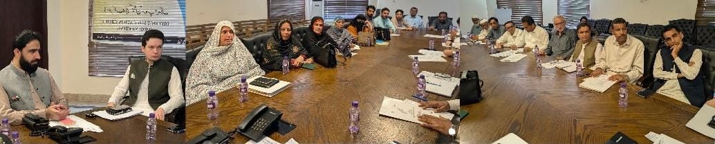 Gwadar: September mein 72 asatiza o mulazimeen ghair hazir, Deputy Commissioner Naqeebullah Kakar ka tankhwah bandish aur karrawai ka hukm