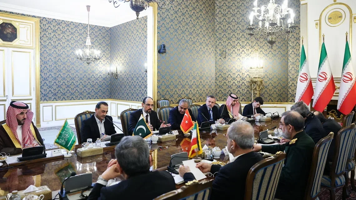 Tehran mein Makkah defence muahide ke wafd ki Irani qayadat se mulaqat, ilaqai salamti par baat cheet jari rakhne par ittefaq