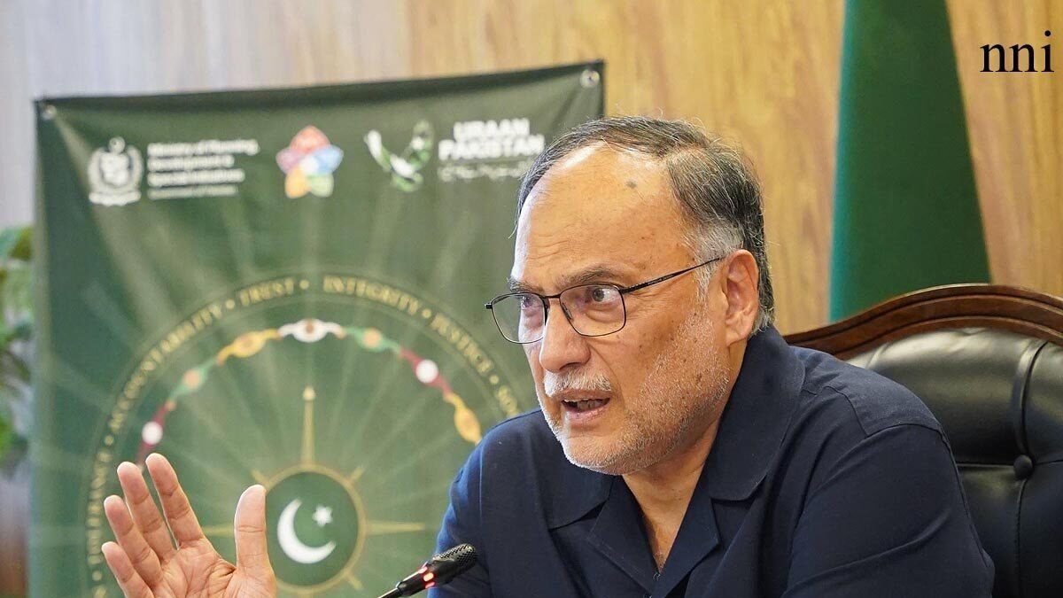Ahsan Iqbal: Mission 100 arab dollar ke tehat aath shobon mein clusters ki bunyad par taraqqi hogi