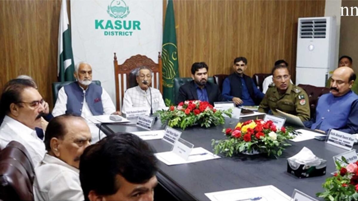 Qasur: Rana Muhammad Iqbal Khan ki zair-e-sadarat ijlas, taraqqiyati mansoobon mein miyar par samjhauta na karne ki hidayat