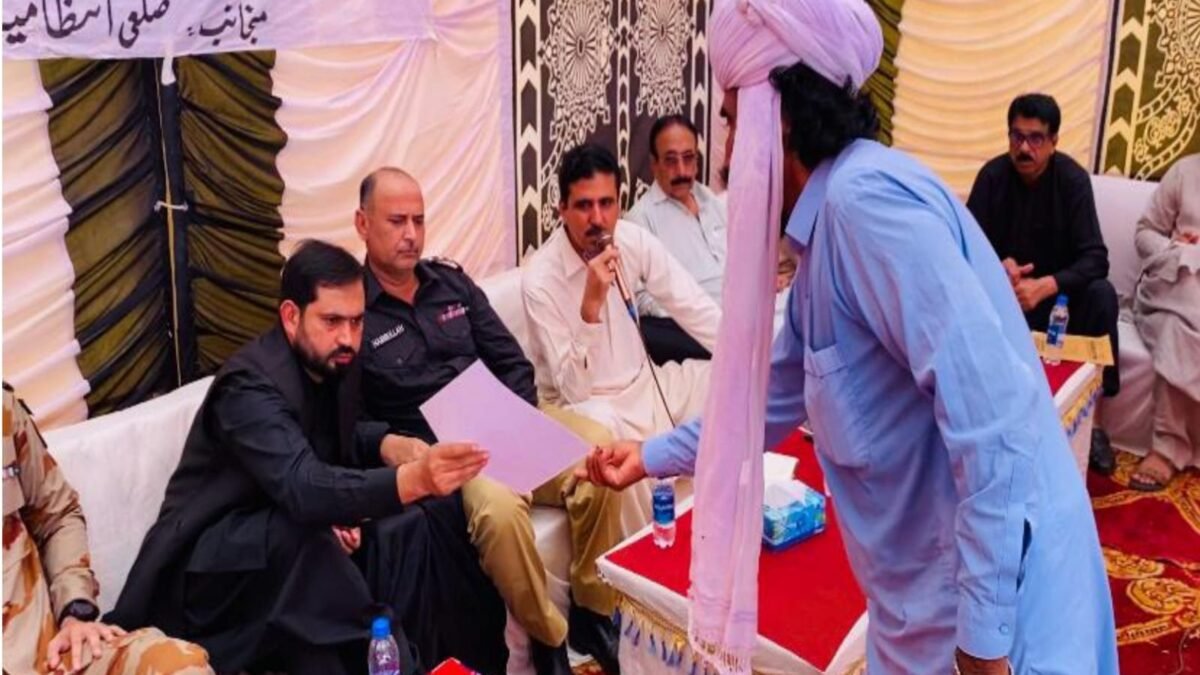 Deputy Commissioner Naseerabad Virender Lal ki tehsil Manjhoti mein Khuli Kachehri, awami masail ke fori hal ki hidayat