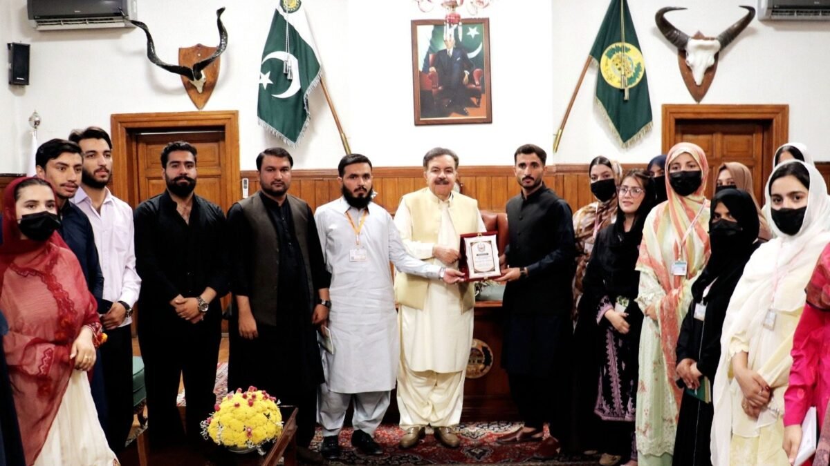 Governor Jafar Khan Mandokhail se Youth Leaders Parliament ke wafd ki mulaqat, platform ko soobe bhar mein faal banane ki hidayat