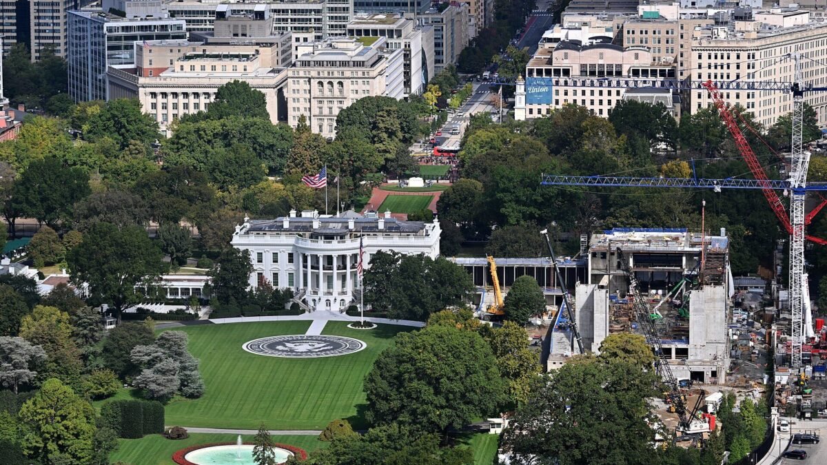 White House: November ke wasat muddati intikhabat se pehle Iran par hamle ka koi irada nahin