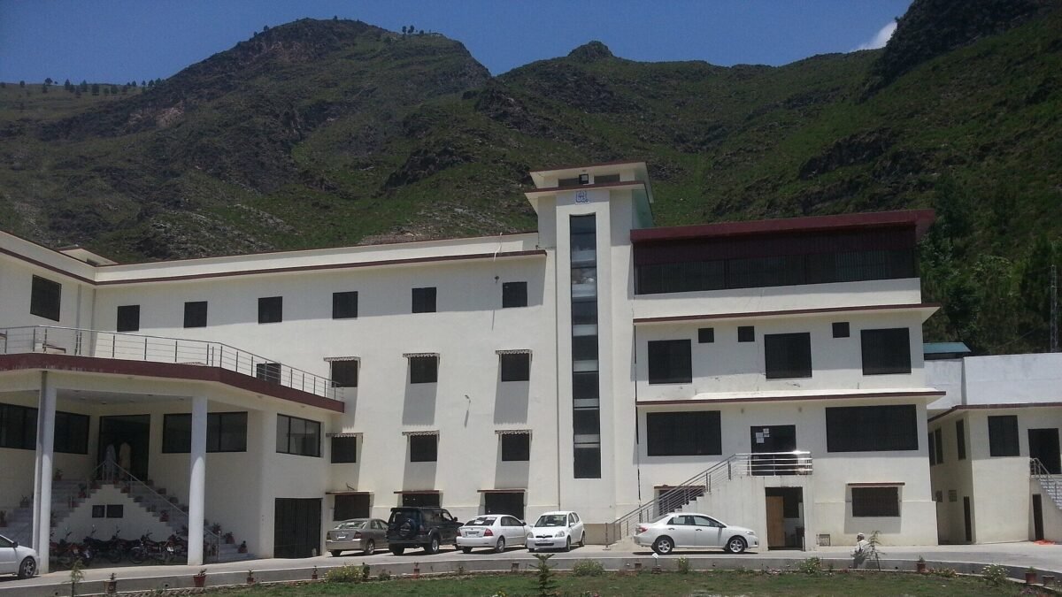 Commissioner Malakand ki hidayat: Swat aur Malakand ke taleemi boards ka imtehani nizam digital hoga