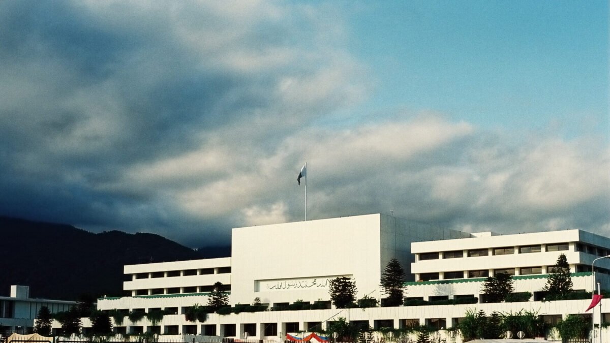 National Assembly ijlas ka 64 nukati agenda jari, 19 naye qawanin ki manzoori shamil