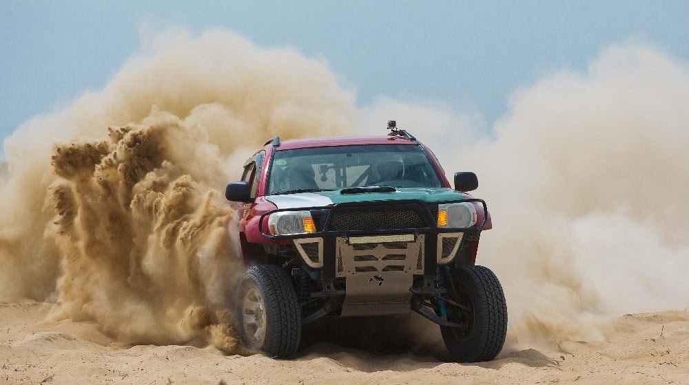 Jhang: Thal Desert rally mein micro jet tayyara gir kar tabah, pilot Qazi Zafar jaan bahaq