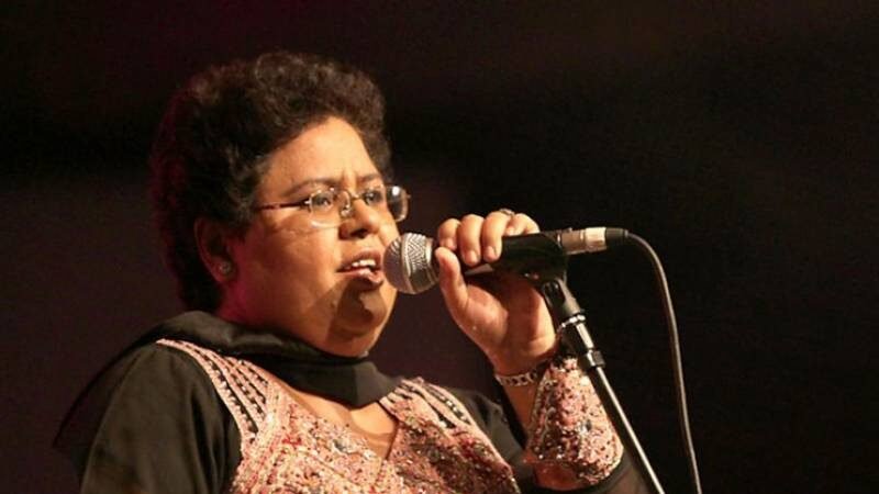 Shazia Manzoor ki nijji taqreeb mein performance ki video viral, Social Media sarifeen ke tabsire