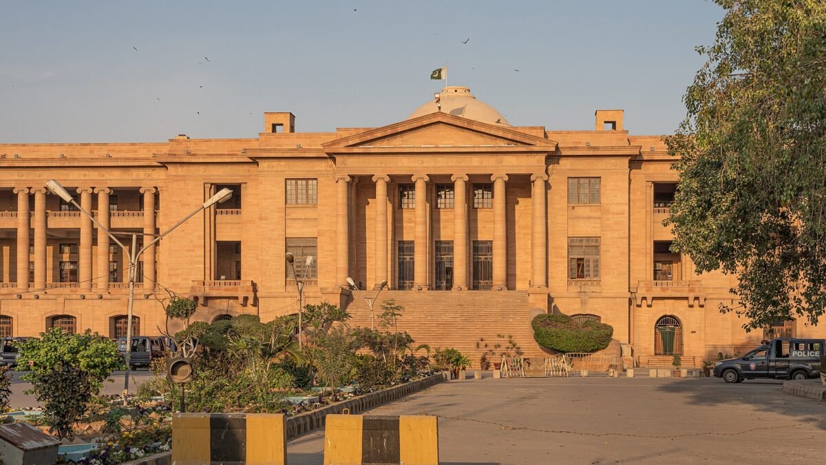 Sindh High Court ne film Ghost School ki mashroot numaish ki ijazat de di, censor board ko 10 roz mein faisle ka hukm