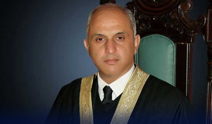 Lahore High Court ke judge Mohsin Akhtar Kayani ka istefa, aini tarameem par tahaffuzat ka izhar