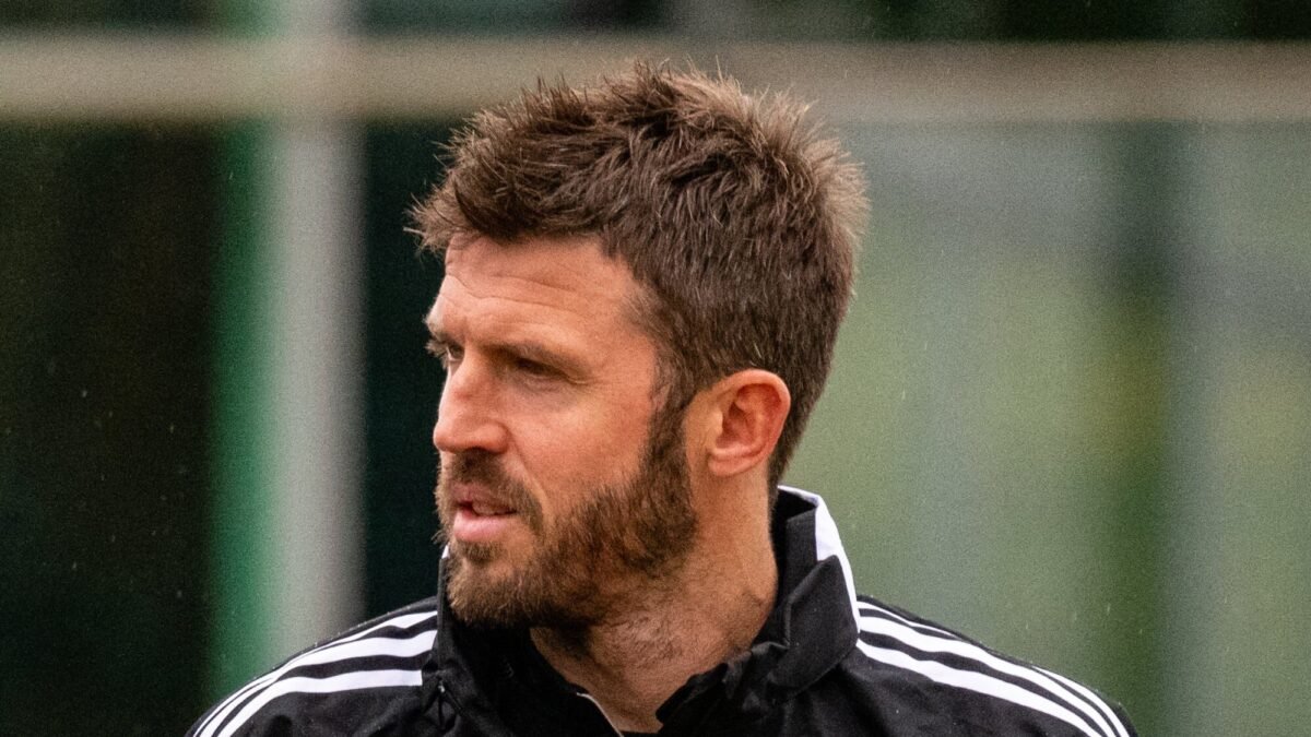 Carrick Manchester United ke manager barqarar, bohrani muzakraat ke baad training ki nigrani