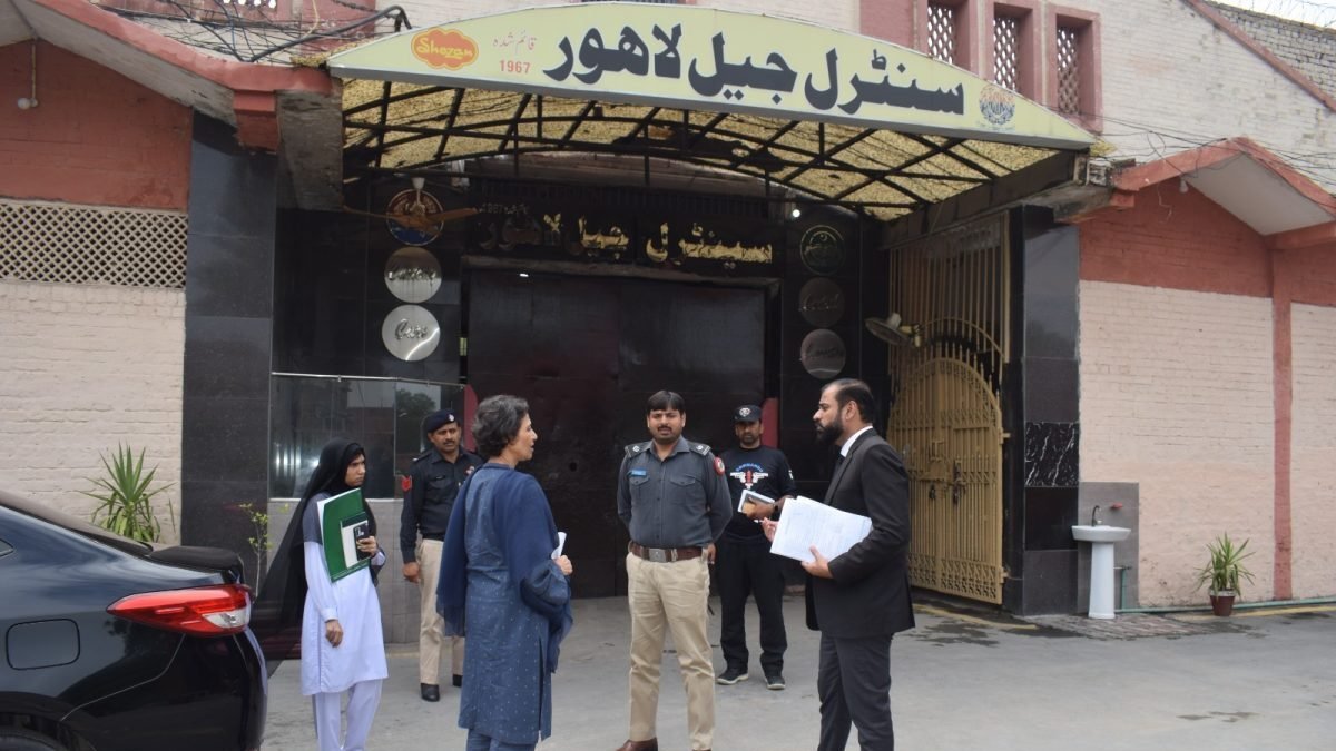 Nau May case ke qaidi PTI rehnamaon ka qayadat ko ittehad aur sabr ka mashwara