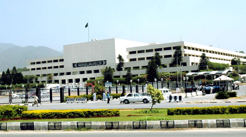 Senate mein maqbooza Kashmir par Bharati ghasibana qabze ke khilaf qarardad mutafiqa manzoor