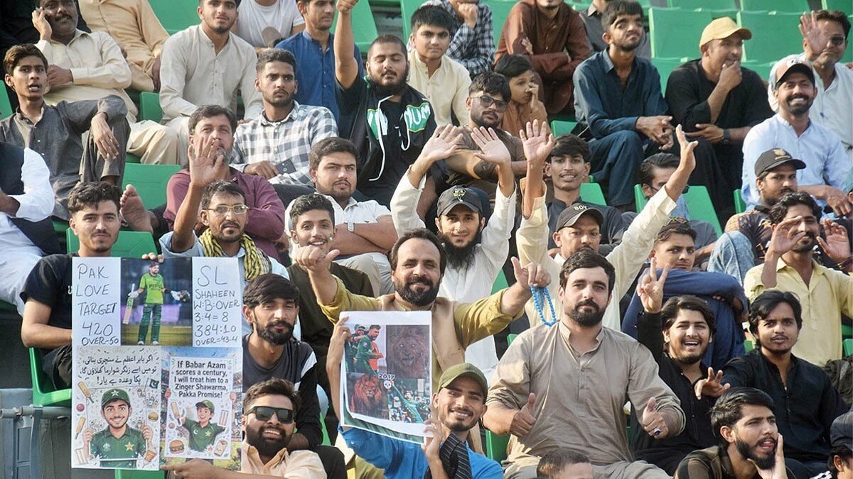 Triangular series: Sri Lanka ne Pakistan ko 8 wicketon se shikast de di