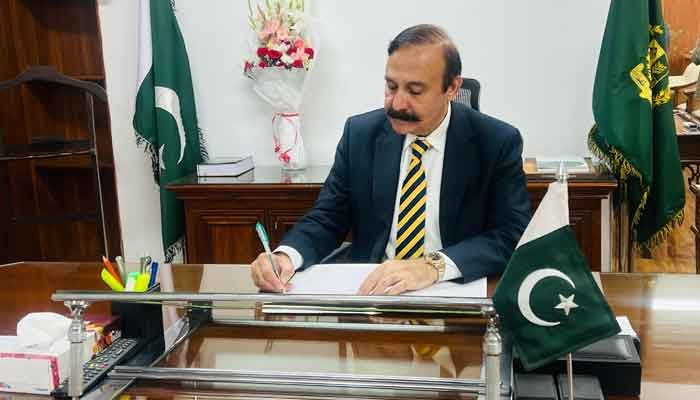 Afghanistan bebunyad ilzamat chhor kar dehshatgardon ke thikane khatam kare: Tariq Fazal Chaudhry