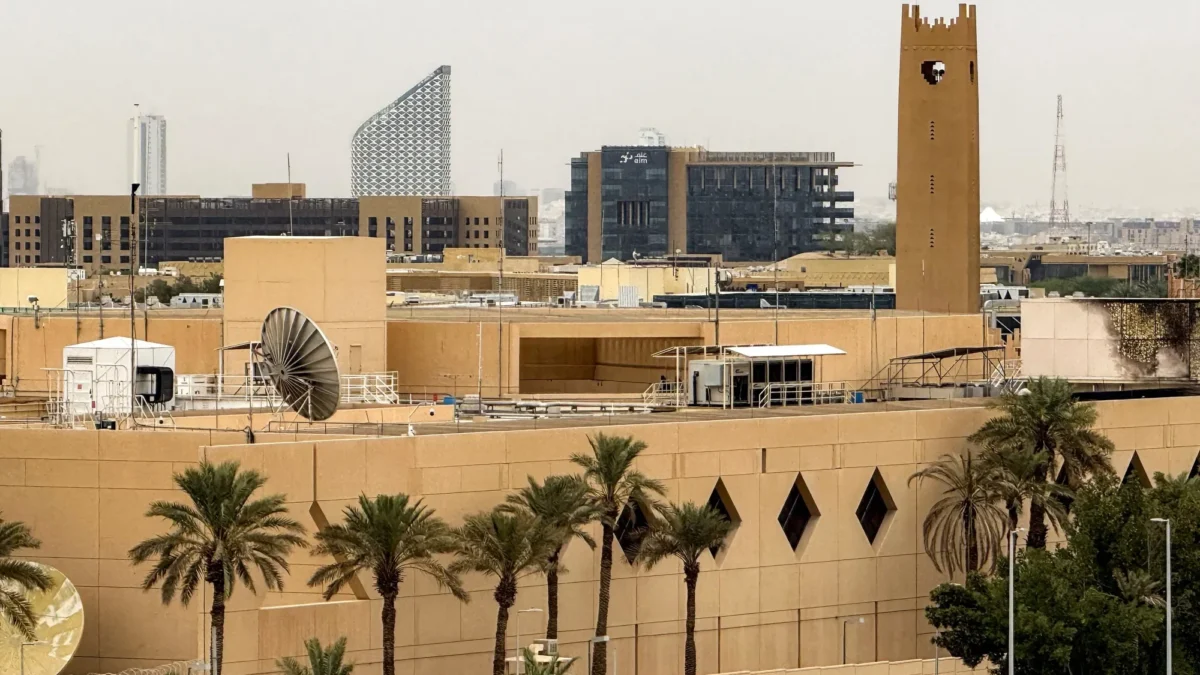America ka Saudi Arabia se safarti amla wapas bulane ka faisla, Iraq safar se gurez ki hidayat mein tawseeh