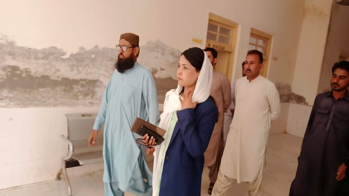Usta Muhammad: Assistant Commissioner ka DHQ hospital ka daura, teen doctor duty par maujood nahin paye gaye