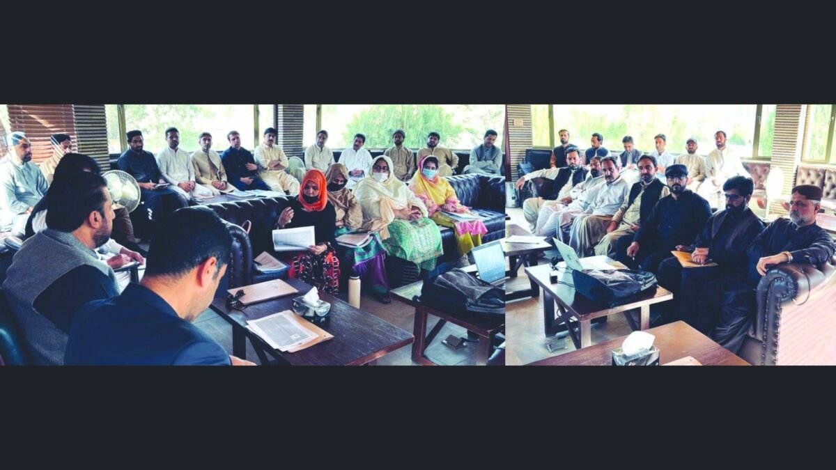 Khuzdar: Mir Younus Aziz Zehri ki sarbarahi mein mehkamon ka mahana jaiza ijlas