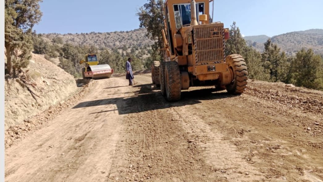 Ziarat: Ziarat Development Project ke tahat sadkon ki tameer o marammat ka kaam jari